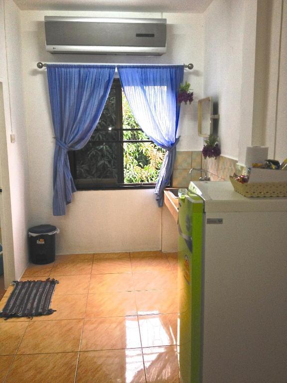 Little Austria Tams Guesthouse Strand von Chaweng Zimmer foto